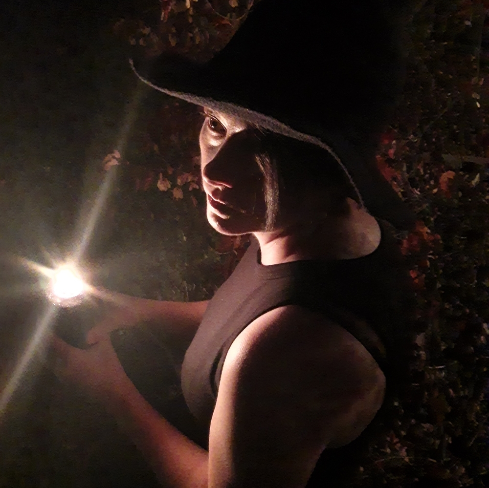 Meet your Posher, Cassandra